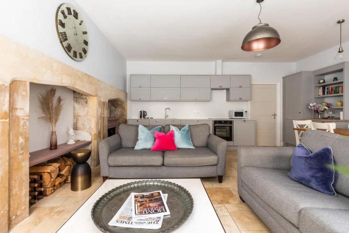 Elegant Georgian Flat in Historic Bath with Garden