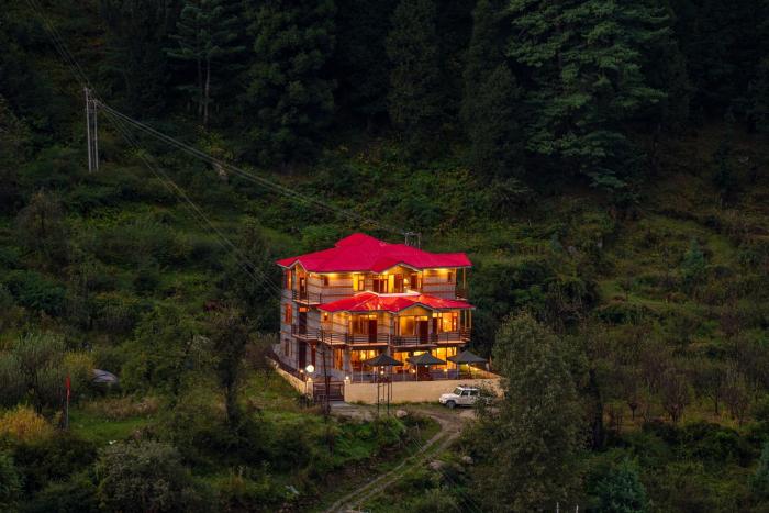 Offbeat Pulga by Pack, near Kasol