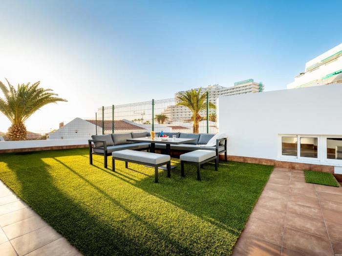 2B. Cozy Las Flores big Terrace with Pool