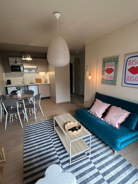 Appartement avec bacon et piscine