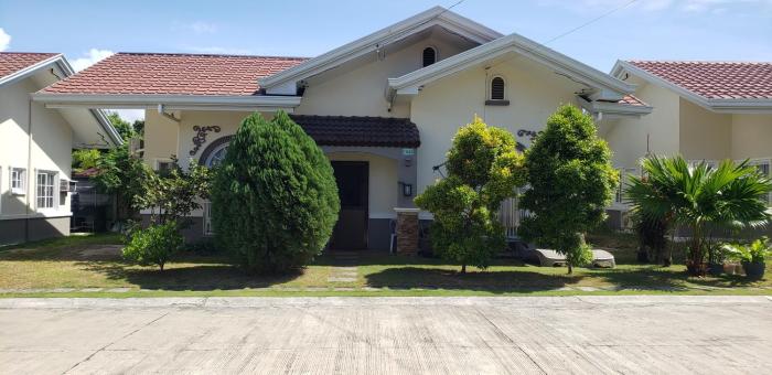 Hannah & Neils Place-Panglao