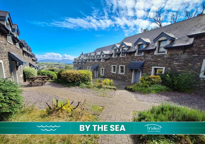 Dingle Courtyard Cottages 2 Bed Sleeps 4