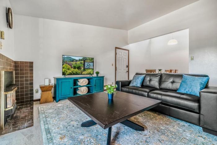 Modern Vacation Condo Across from Beaver Creek Ski