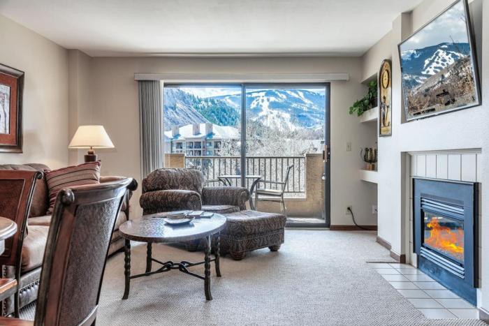 Spacious Seasons Vacation Home Steps To Lift