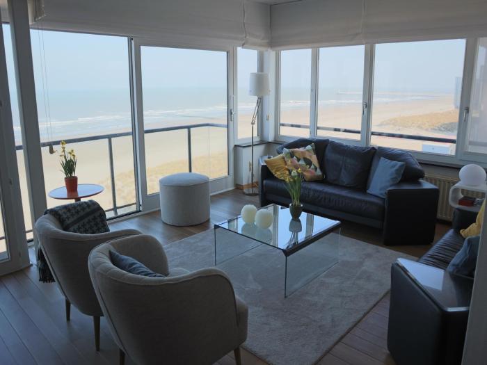 Apartment in Nieuwpoort with Sea Views