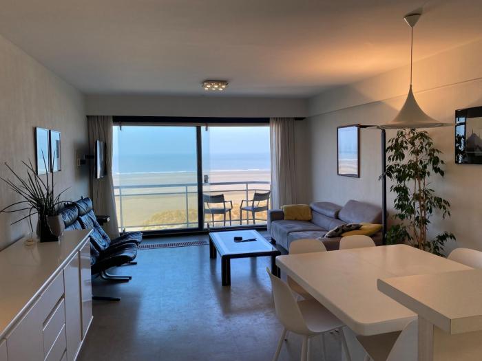 Apartment Nieuwpoort with Stunning Beach Views