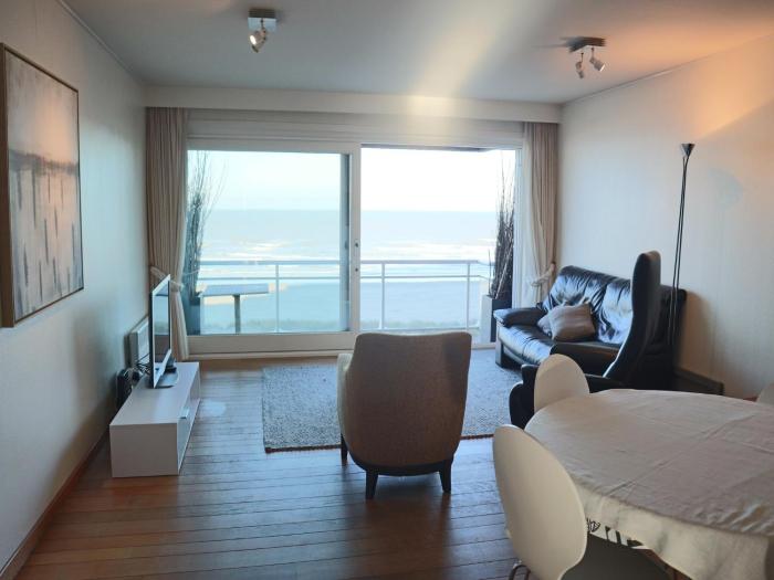 Apartment Nieuwpoort with Sea Views