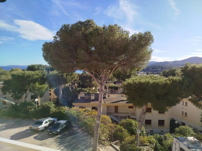 Appartement T2 à Bormes-les-Mimosas avec piscine et 5 couchages - FR-1-610-106
