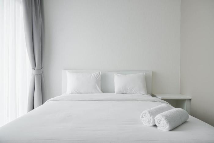 Modern and Comfort Studio at Ciputra International Apartment By Travelio