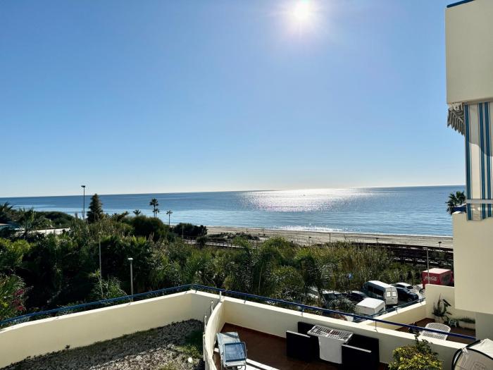 Banana Beach Front line beach III - EaW Homes
