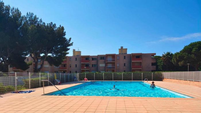 T2- Parking- Plages- Commerces