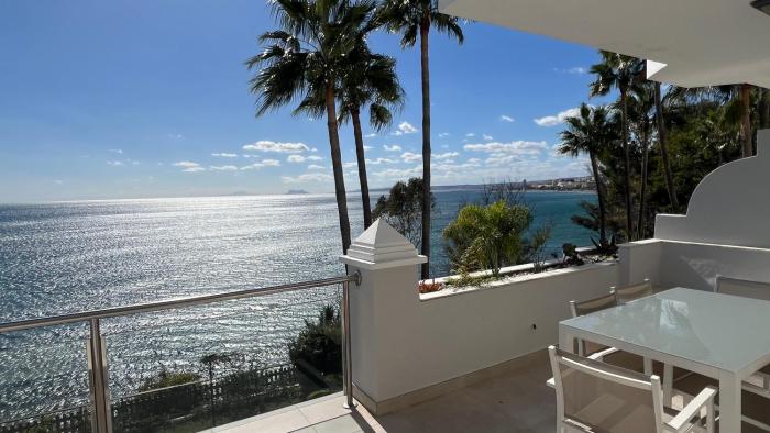 Estepona Beach Front Apartment with Stunning Sea Views