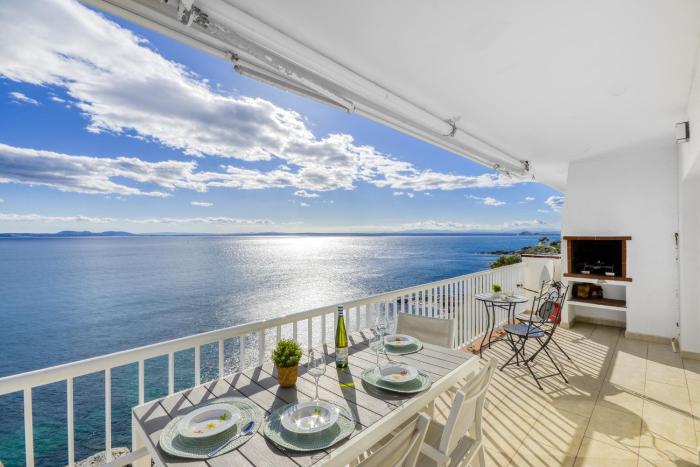 Exclusive Frontline Promocanyell Roses - Immo Barneda