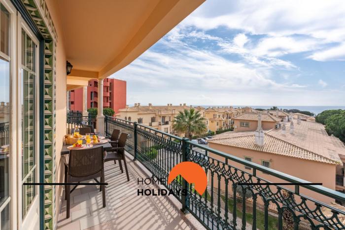 #271 T2 Bicos Flat U by Home Holidays