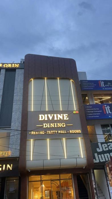 Divine Hotel