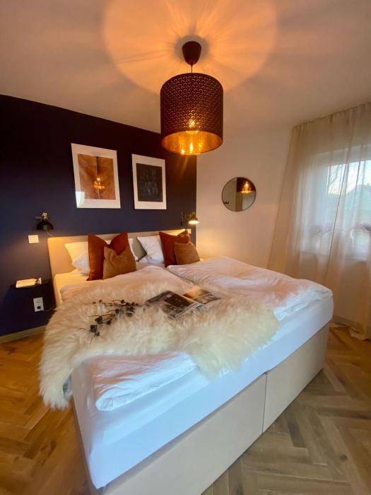 Seenland-Studio I 75 qm I Boxspringbett I Garten I Luxus-Bad