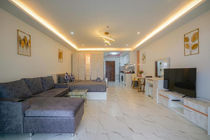 Jomtien Seaview Studio at View Talay 5 ,Big Pool