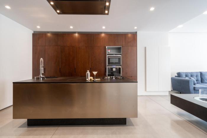 The Grand Krocínova Loft - Golden Bond Retreat