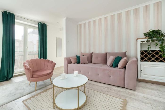 Apartament w Sercu Łodzi Piotrkowska Balkon & 2 Sypialnie by Noclegi Renters