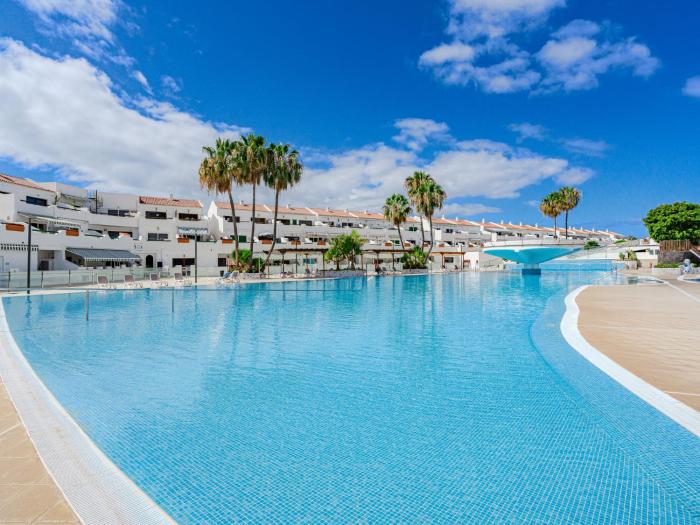 Apartment Parque Don Jose Poolside Retreat by Interhome