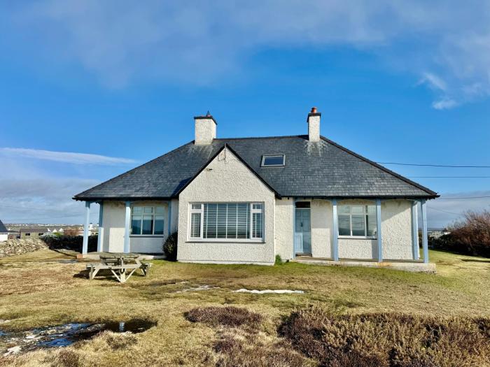 THE CREST- 4 BED SEA VIEW PROPERTY -TREARDDUR BAY