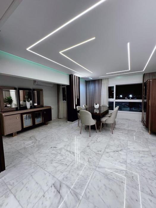 Luxury three bedroom duplexSheraton Airport