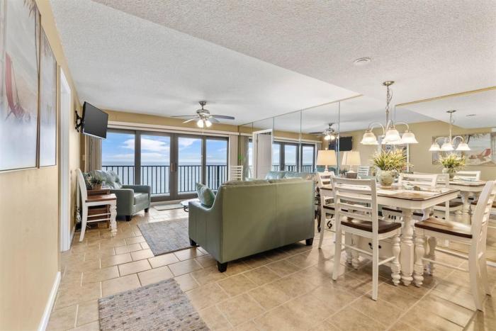 Commodore 1205 with 2 beachfront masters