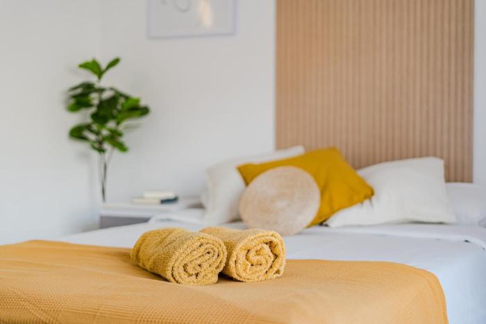 BEACH HOUSE ,1 min to beach, Brand NEW