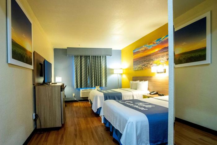Days Inn & Suites by Wyndham Houston NorthAldine