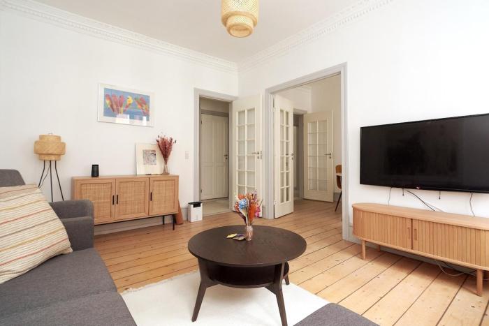 Family - Central - Sea - Luxury