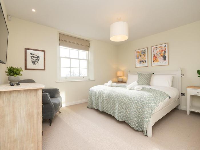 Apartment with Stunning Views and Free Parking - Pass the Keys