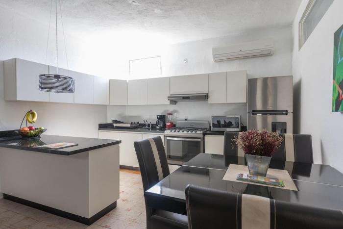 Cozy Apartment Near Malecon & Beach With Private Terrace