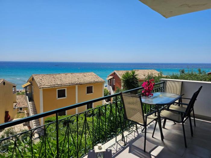 Glyfada Beach Apartment - Seaside Retreat
