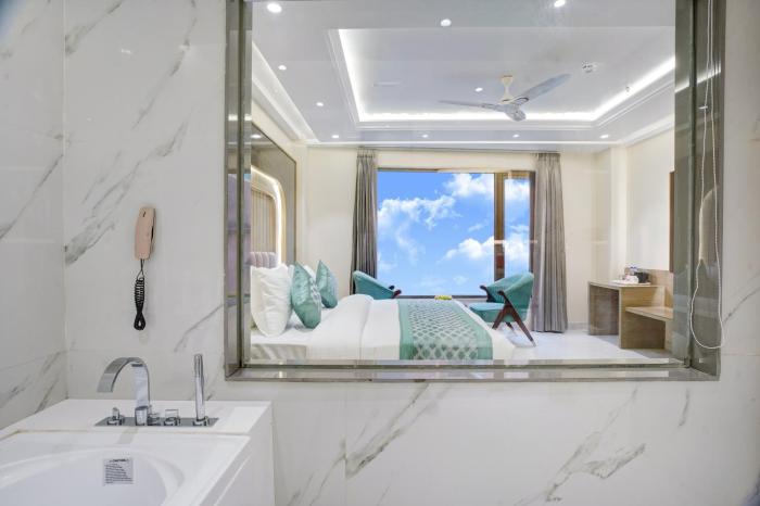 Gold The Prime Newly Built - Winner of Travellers Choice Award 2026- 5Mins From Connaught Place and Railway Station