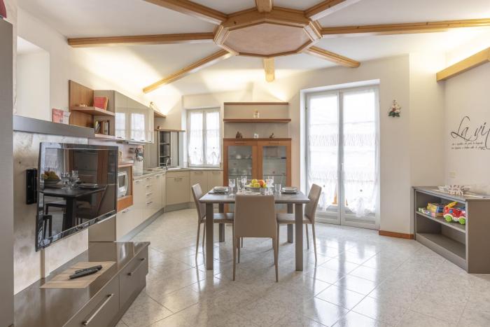 AllUno, Taio Ospitar