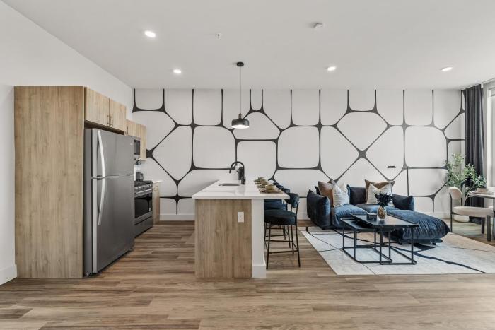 King Bd, Free Prkn, NYC View, 8min Train