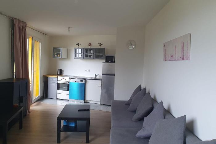 Charming T3 with balcony near Paris