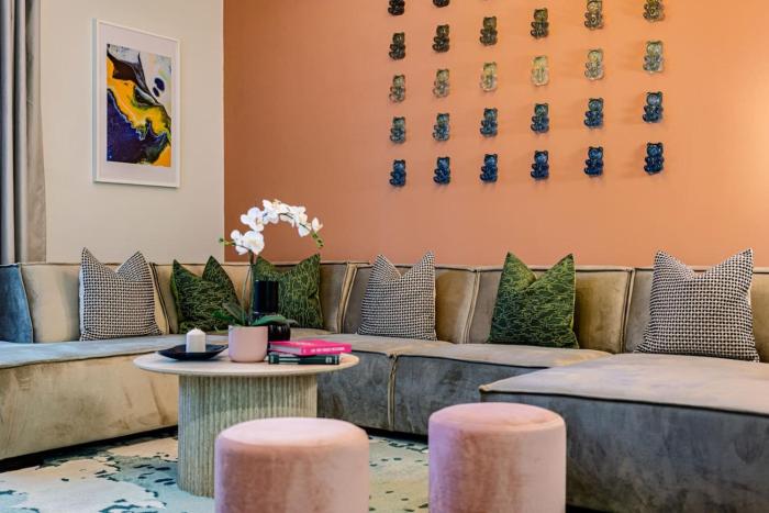 Gummy Bear Condesa House with Roof top 24PAX