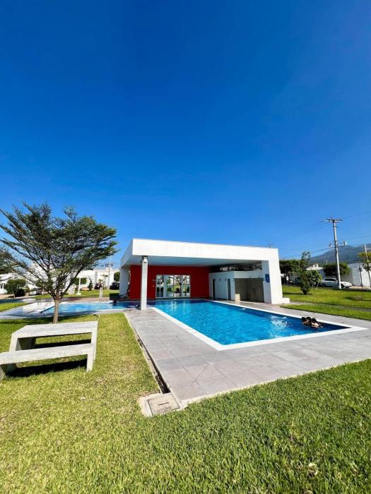 Casa Luz - complete with pool access