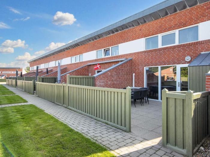 4 person holiday home on a holiday park in Hemmet