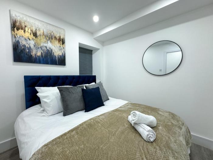 Modern City Centre 2 Bedroom Flat - Free Parking