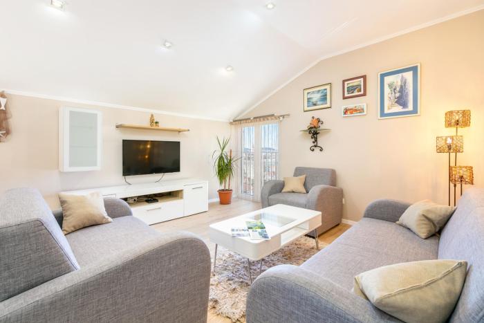 Apartments by the sea Trogir - 23836