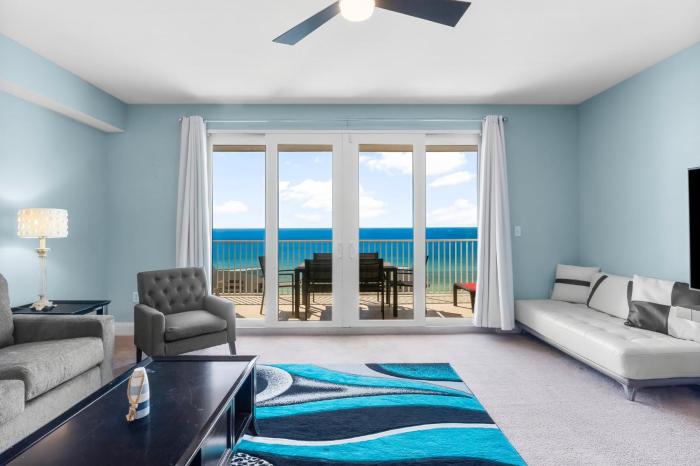 Laketown Wharf #1818