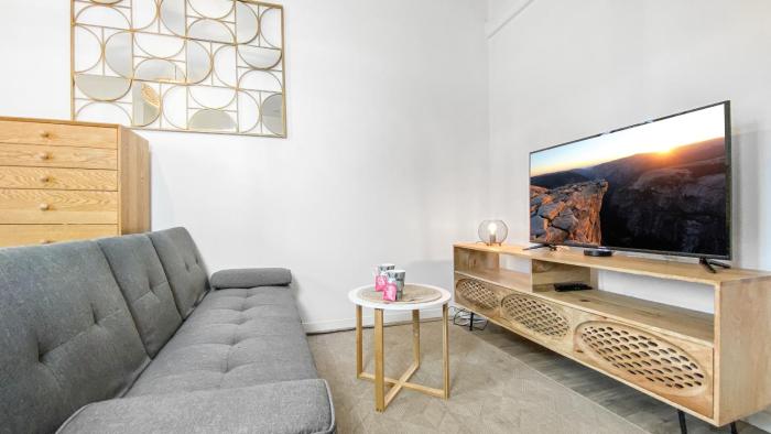 CALYPSO - Hypercentre - Proche Gare & Tram - Balcon - Wifi