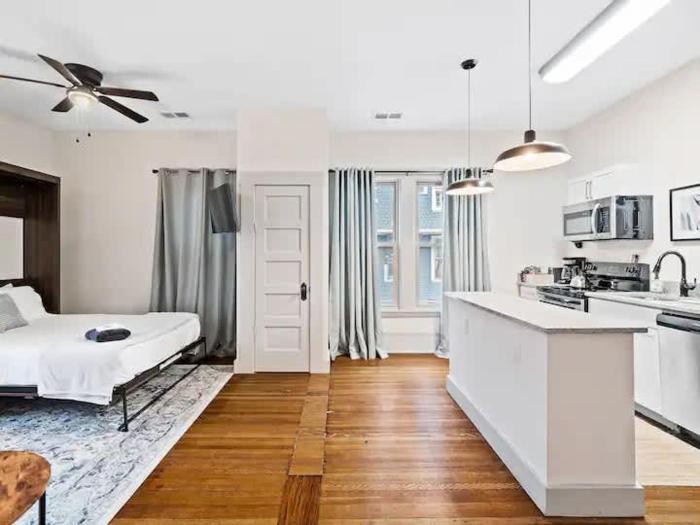 Victorian Estates - Cute Stuido - Steps To Clinic