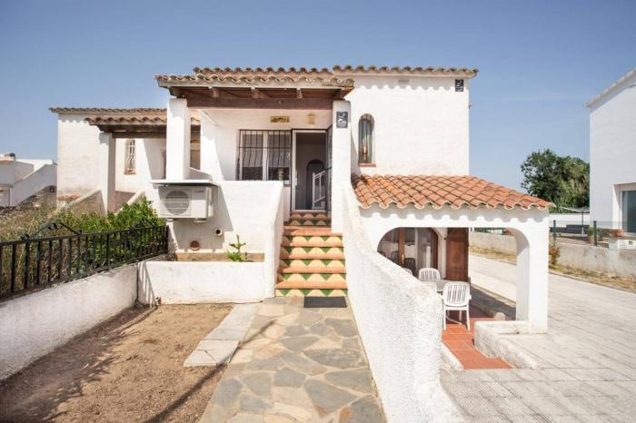 Casita en Empuriabrava con jardin AV-17