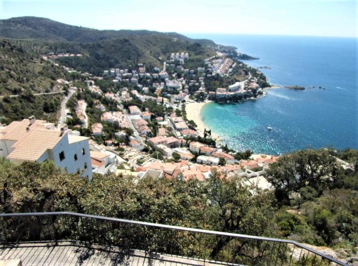 Estudio Fantástica vista al mar Roses AV-14