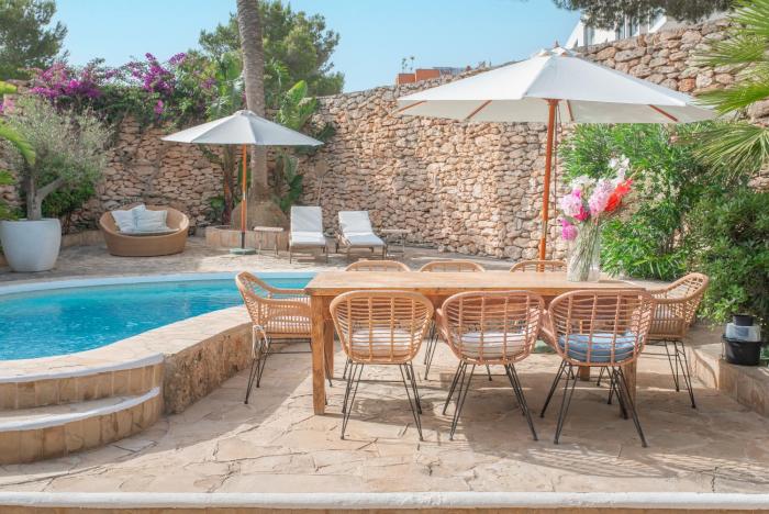 Chic Ibiza Villa nearby Olivera beach