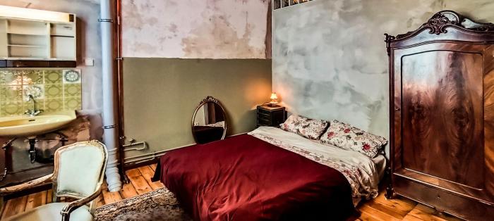 Vintage and Artistic Altbau