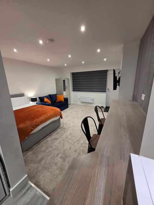 Modern Studio Apartment in Blackburn Town Centre